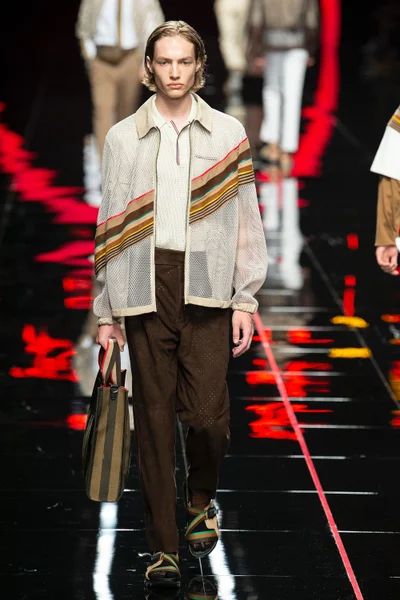 Look 50